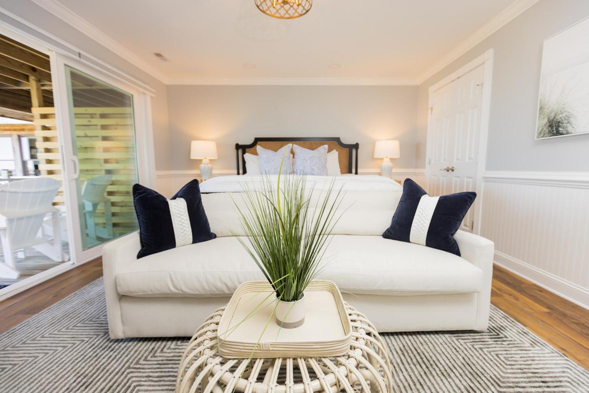 The Burrus House Inn Waterfront Suites Manteo Room photo